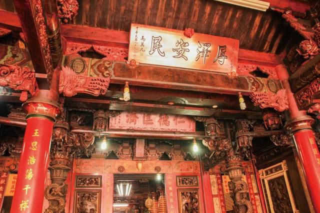 峨崙廟的官方照片