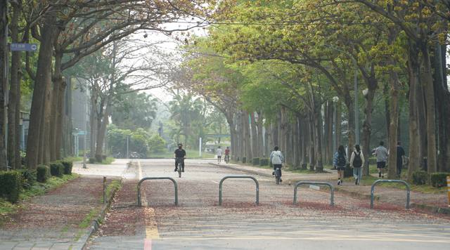 雲林科技大學的官方照片