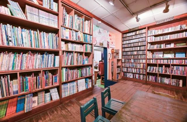 時光二手書店的官方照片