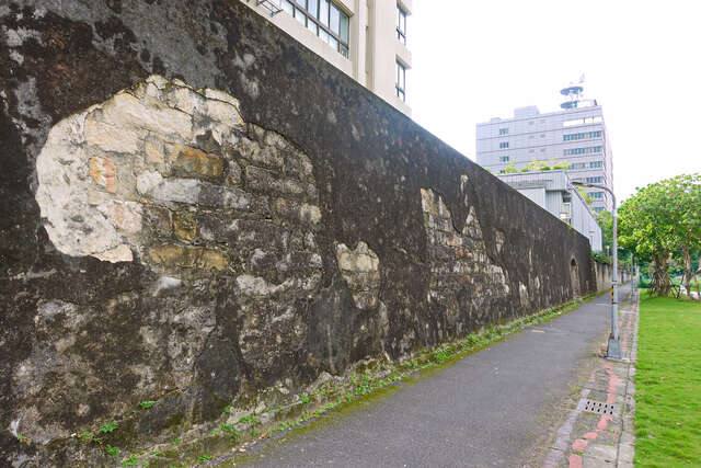 臺北監獄圍牆遺蹟的官方照片