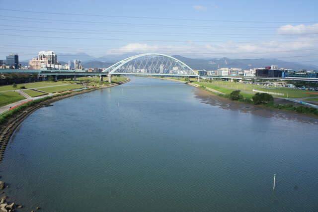 彩虹河濱公園的官方照片
