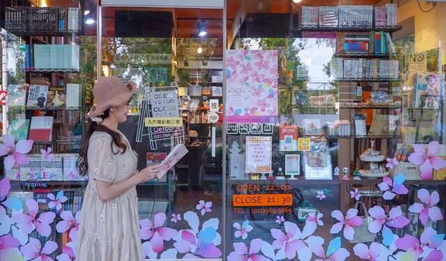 ｢花現台北杜鵑花季｣ 溫羅汀咖啡街區巷弄的官方照片