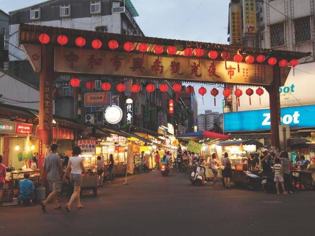 興南夜市的官方照片