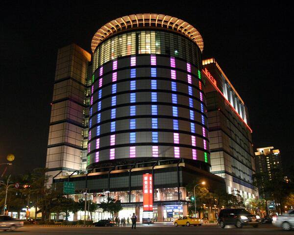 新光三越百貨_台中中港店的官方照片