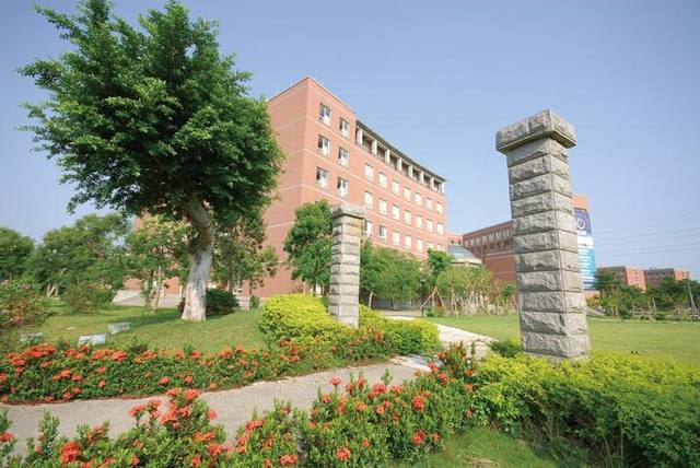 亞洲大學的官方照片