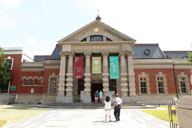 國定古蹟臺南地方法院(司法博物館)的官方照片