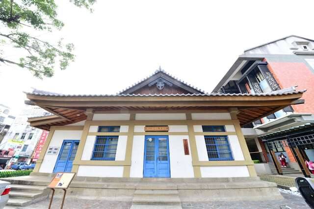原台南神社事務所及外苑的官方照片