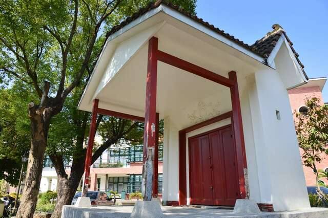 御真影奉安殿(原新化尋常小學校)的官方照片