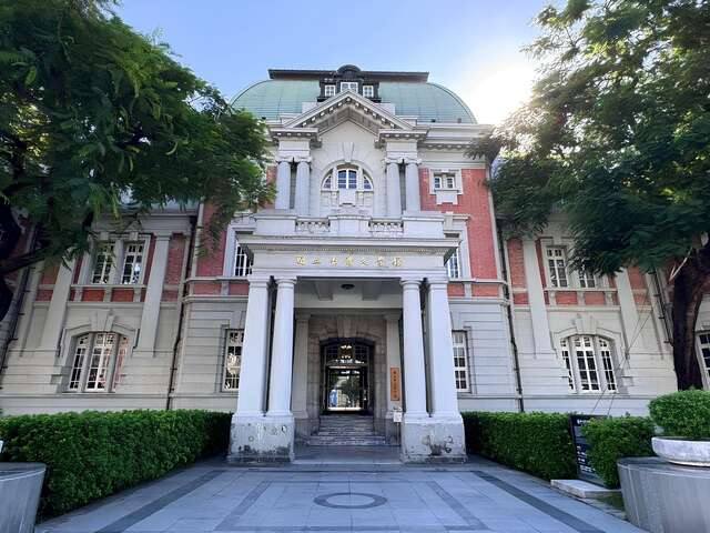 原台南州廳-台灣文學館的官方照片