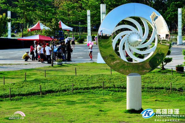 摩登高雄-R9中央公園站的官方照片