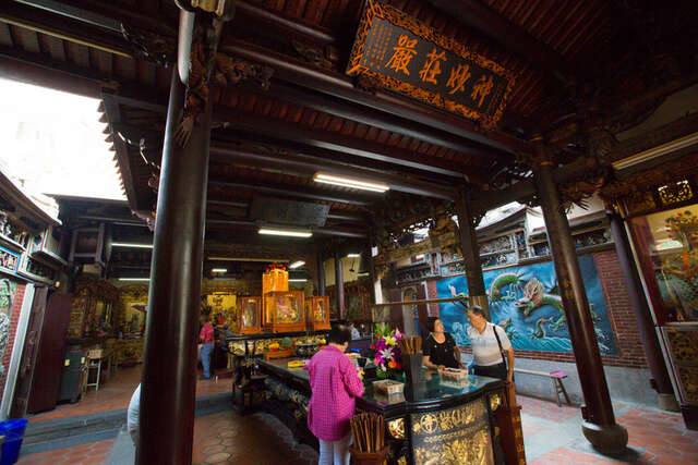 鳳山龍山寺的官方照片