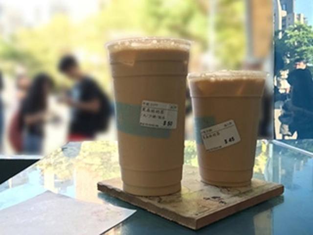 河堤上的貓-黑森林奶茶的官方照片