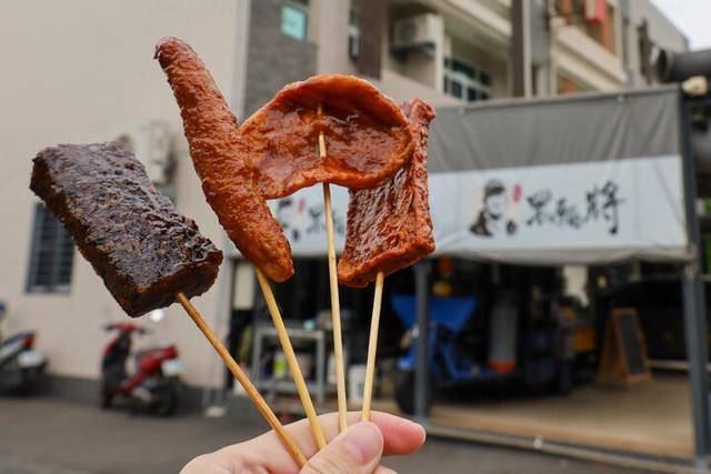 六甲黑輪伯(黑輪將)的官方照片